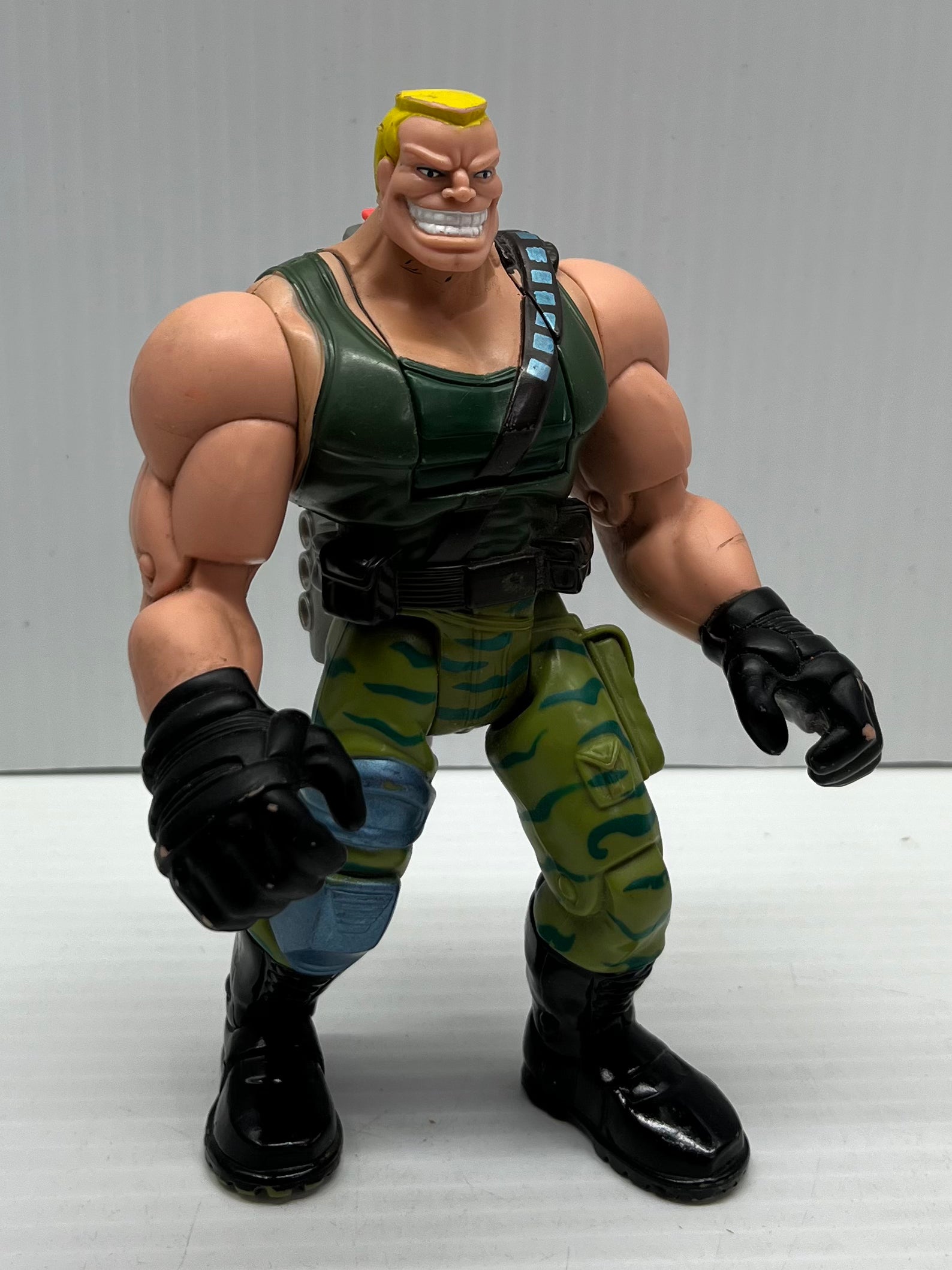 1998 Brick Bazooka Small Soldiers Action Figure