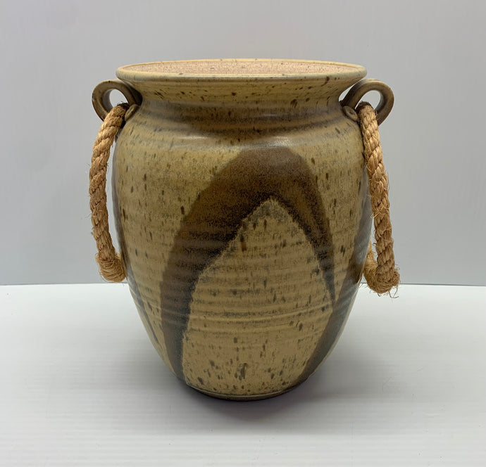 9” Pottery Pot [Countdown Auction]