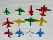 Charger l&#39;image dans la galerie, avions jouets à céréales vintage (ensemble de 12)
