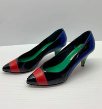 Load image into Gallery viewer, 1980s Westies Heeles (women’s size 7.5)
