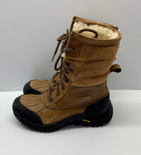 Load image into Gallery viewer, UGG Boots (women’s size 6)
