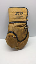 Load image into Gallery viewer, Vintage Daignault Roland Goalie Glove
