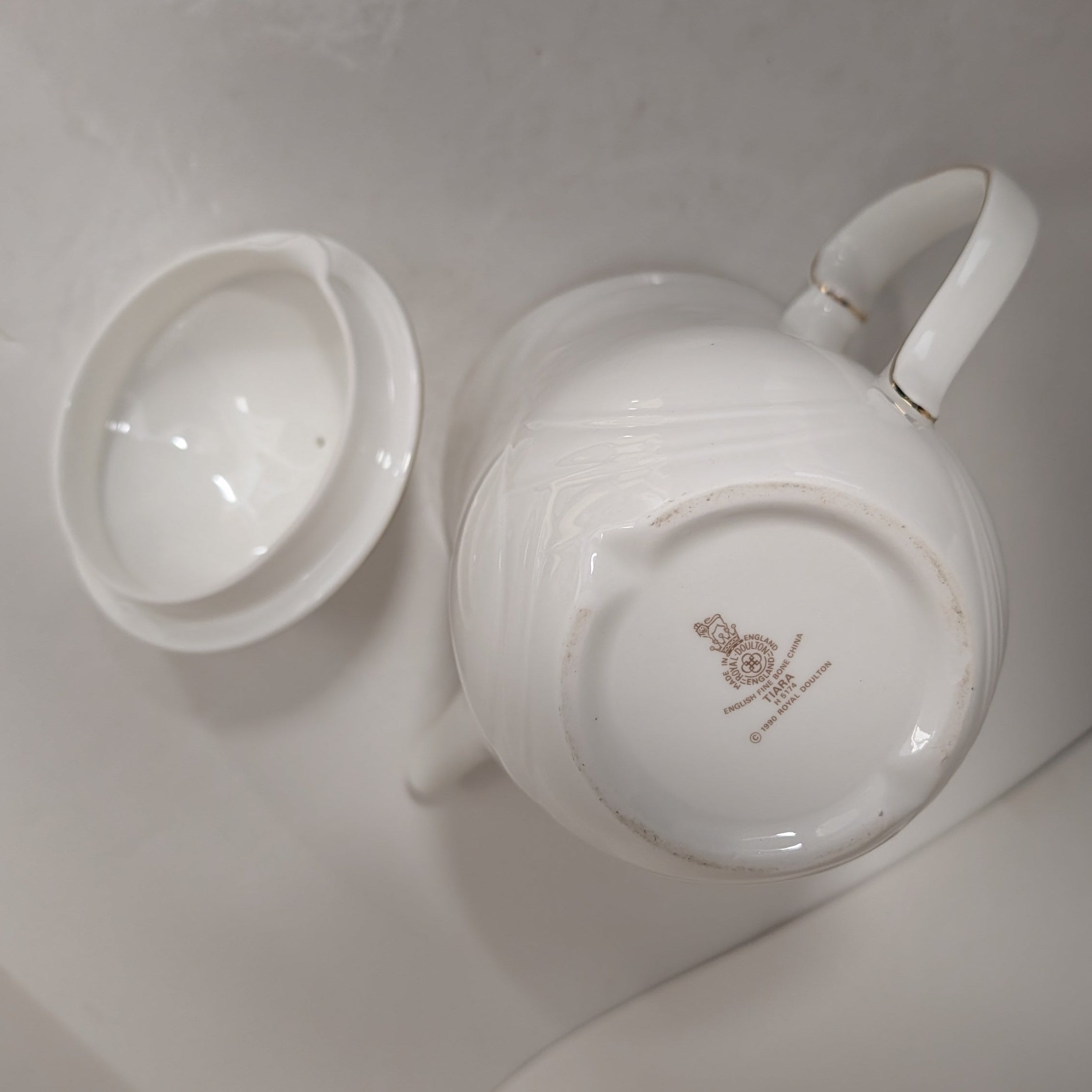 Royal Doulton Tiara H5174 Bone China Coffee Pot