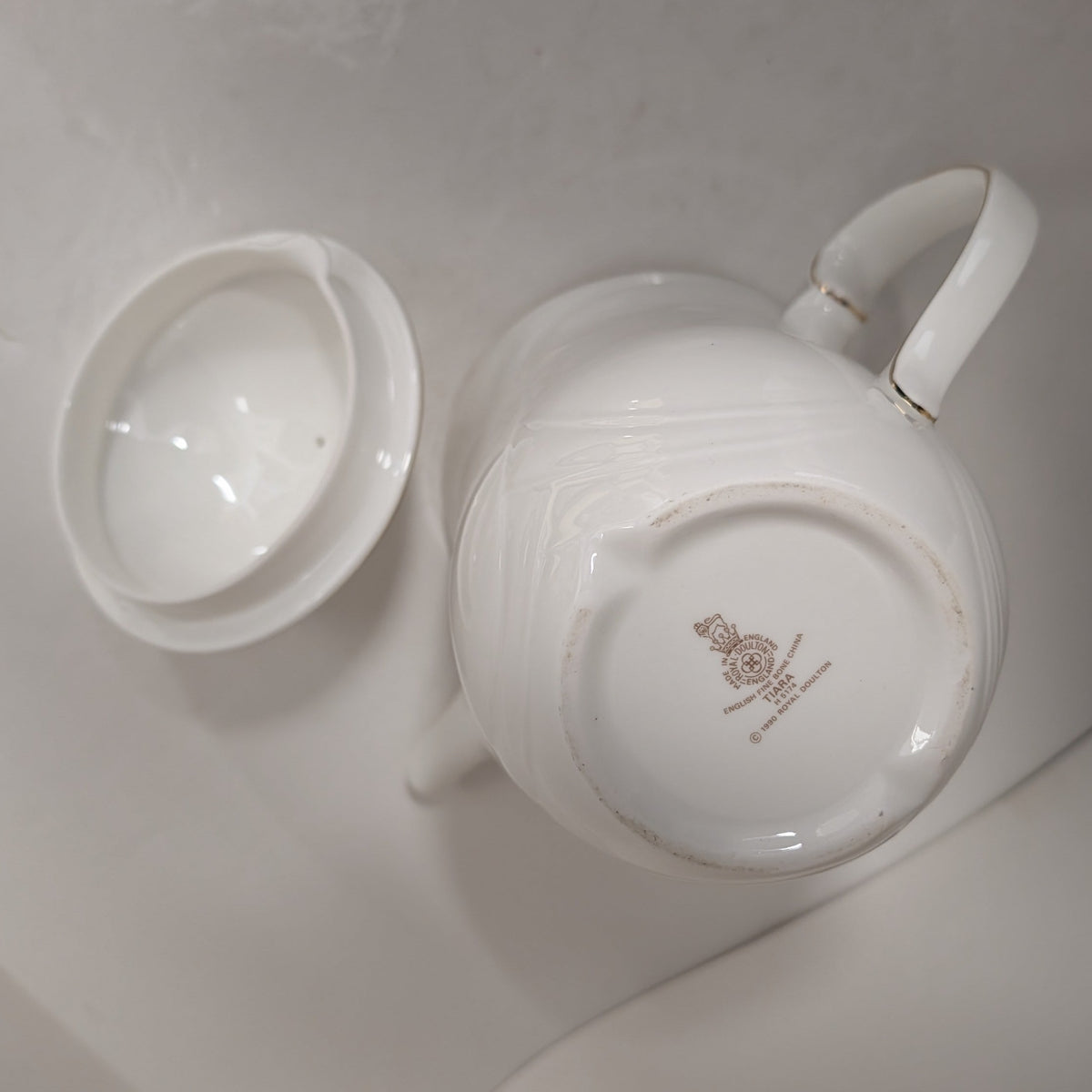 Royal Doulton Tiara H5174 Bone China Coffee Pot
