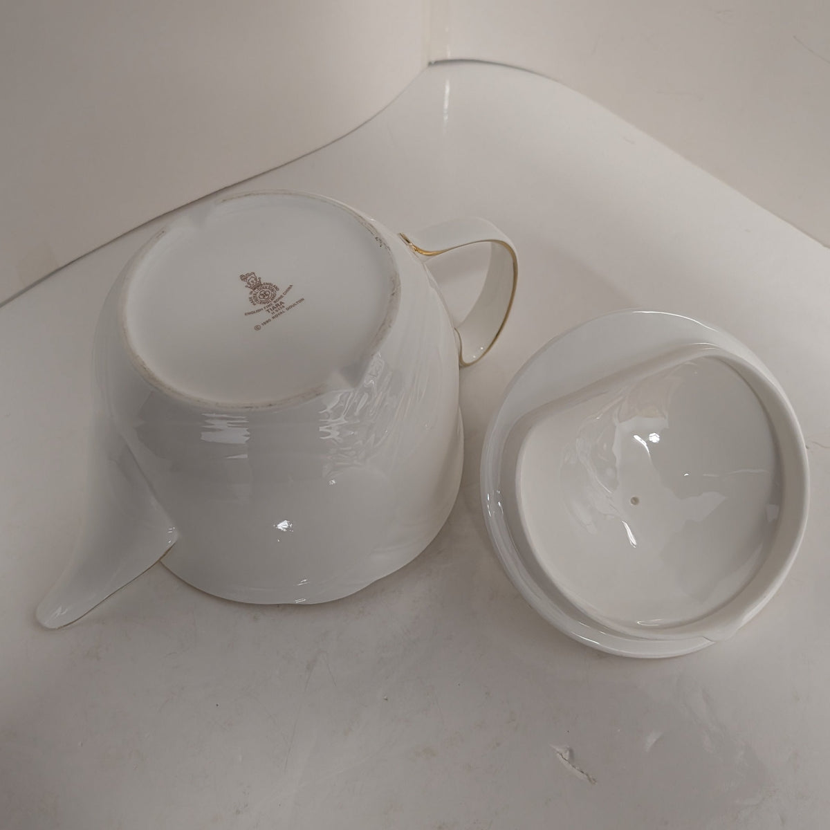 Royal Doulton Tiara H5174 Bone China Teapot