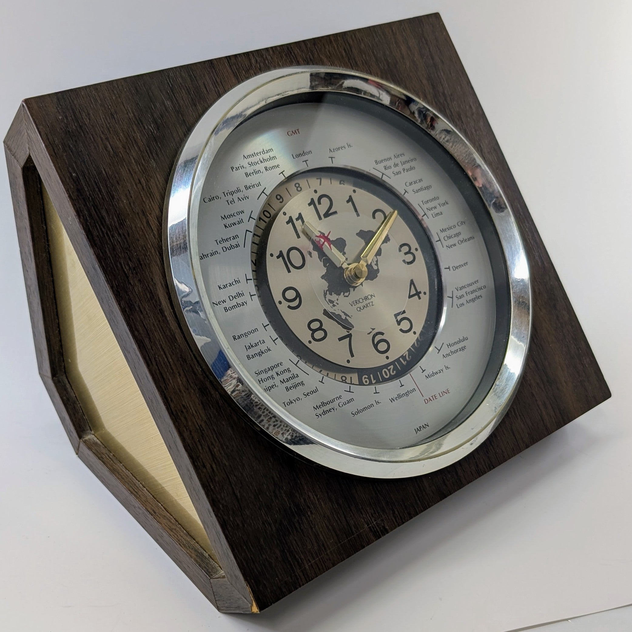 Verichron Quartz World Time Conversion Console Clock