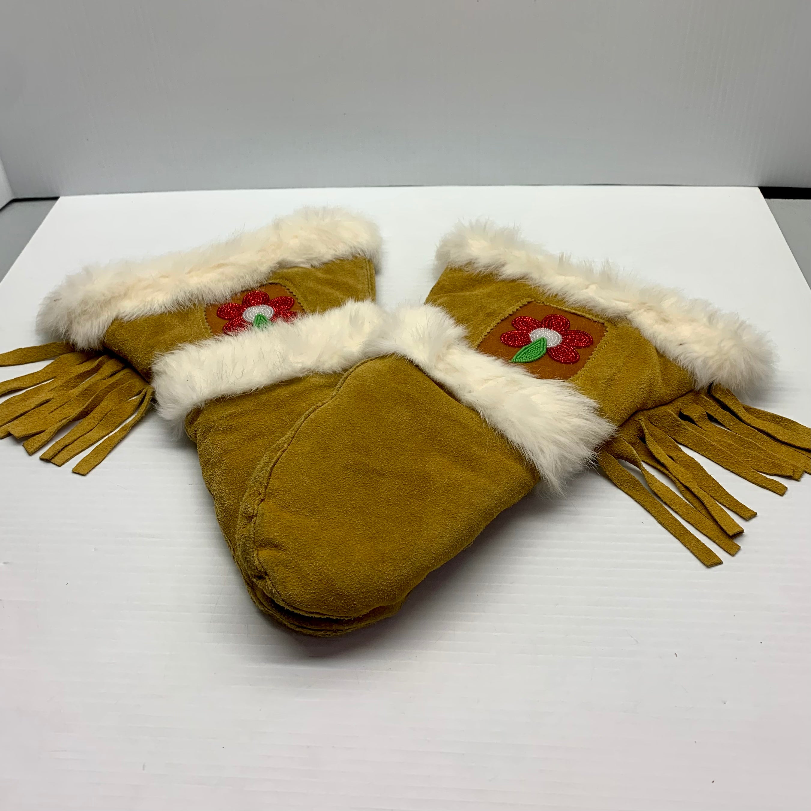 Vintage Inuit Gauntlet Mittens