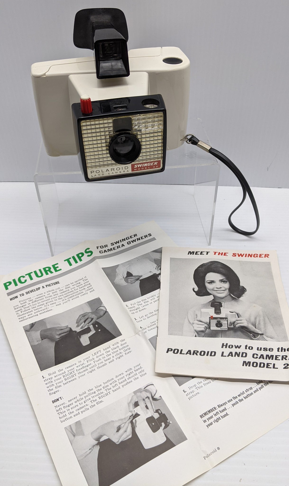 Polaroid Swinger Model 20 Instant Camera image