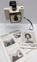 Load image into Gallery viewer, Polaroid Swinger Model 20 Instant Camera
