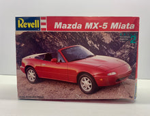 Load image into Gallery viewer, Mazda MX-5 Miata Model Kit
