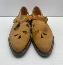 Load image into Gallery viewer, Dr. Martens shoes (size 7)
