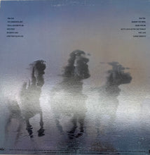 Charger l&#39;image dans la galerie, Bob Seger &amp; The Silver Bullet Band « Contre le vent » Vinyl LP)
